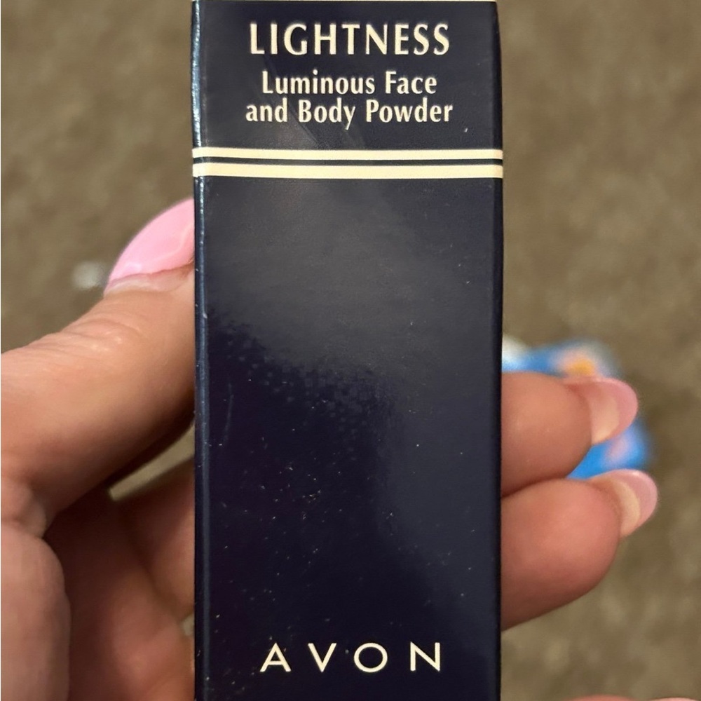 Avon Lightness Luminous Face and Body Powder